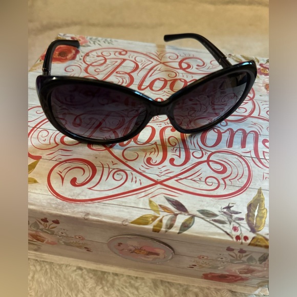 Louis Vuitton Accessories - louis vuitton sunglasses